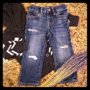 EUC GAP boys 18-24m distressed jeans straight fit.